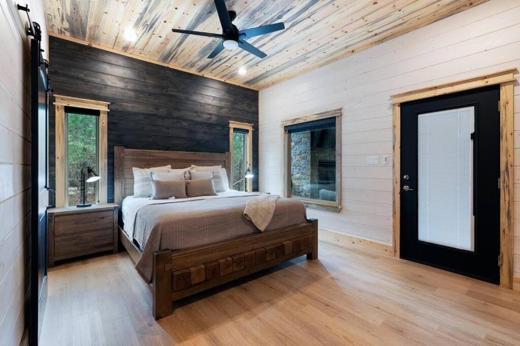 Lone Pine Lodge. Brand New! 2 Bedroom Luxury Cabin. Брокен-Боу Екстер'єр фото