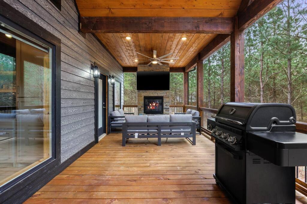 Lone Pine Lodge. Brand New! 2 Bedroom Luxury Cabin. Брокен-Боу Екстер'єр фото