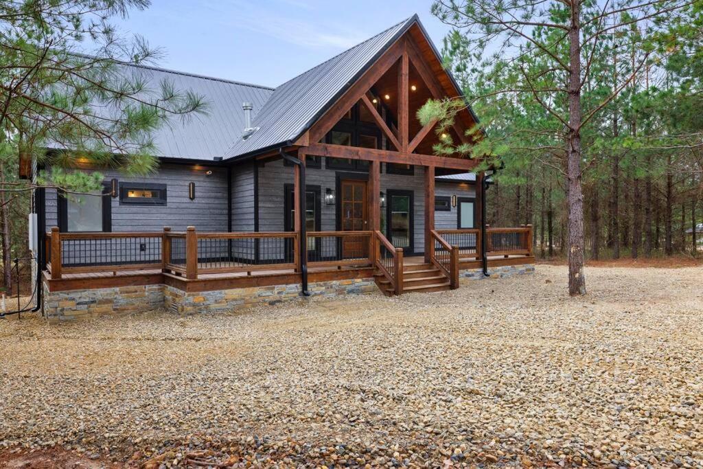 Lone Pine Lodge. Brand New! 2 Bedroom Luxury Cabin. Брокен-Боу Екстер'єр фото